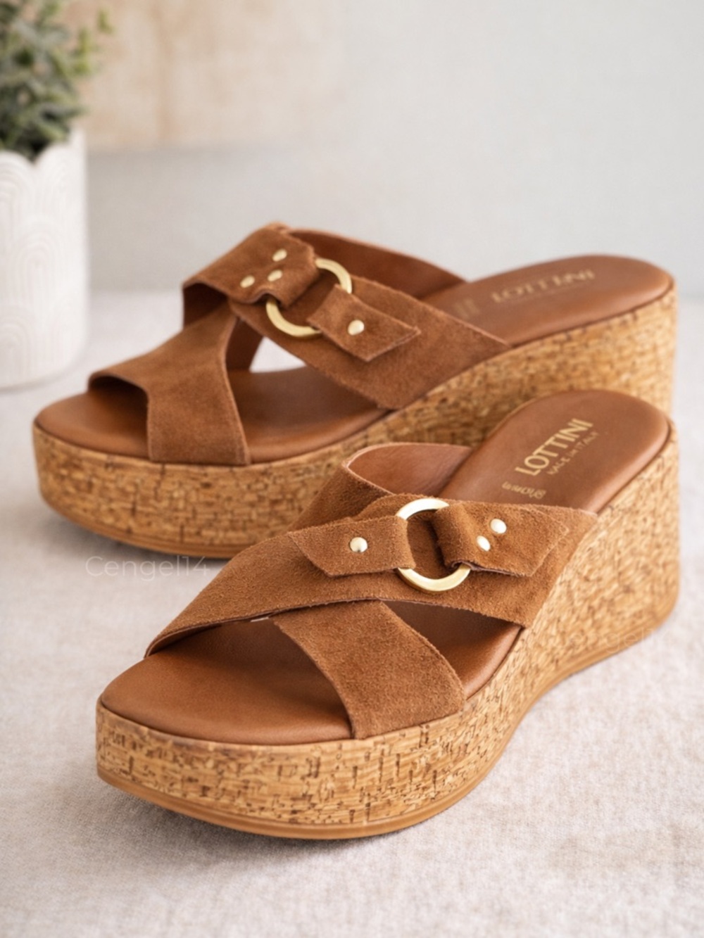 Lottini Italy Suede Cork Wedge Sandals Brown Gold Buckle Women’s 8 NWOB